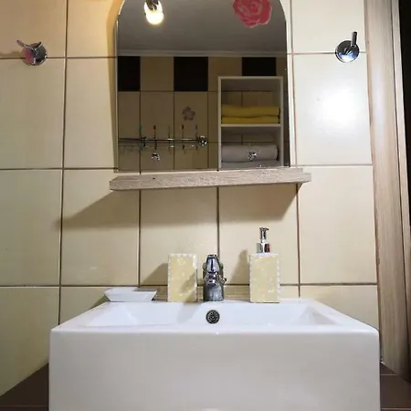 Apartment Brick Nea Peramos (Macedonia)