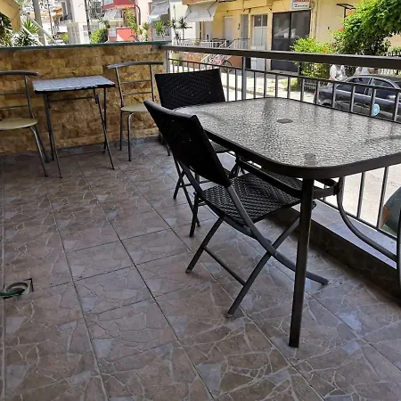 Brick * Néa Péramos